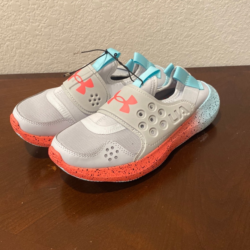 Girls Under Armour Runplay Fade Shoes Size 4.5
